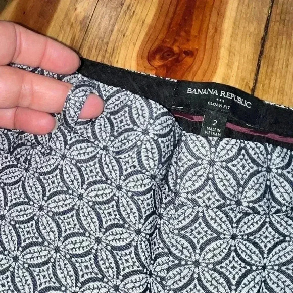 Banana Republic Sloan Fit Floral Abstract Pattern Navy and gray Pants - Picture 8 of 12